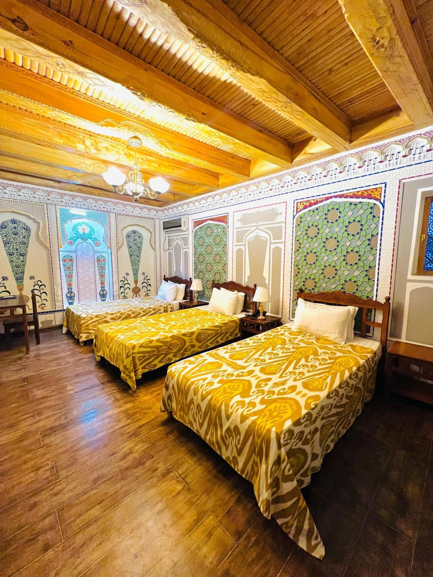 Komil Bukhara Boutique Hotel Exteriör bild