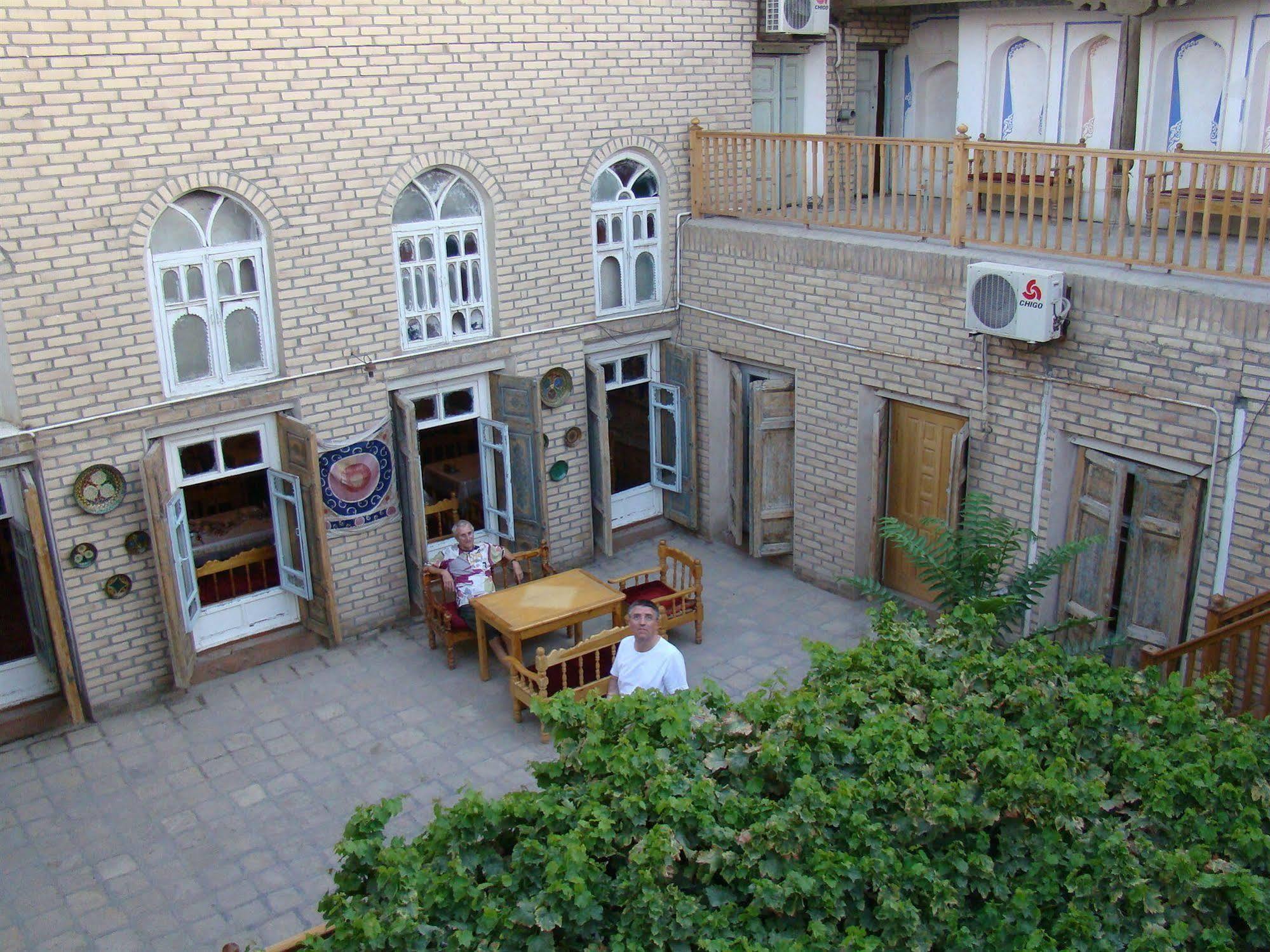 Komil Bukhara Boutique Hotel Exteriör bild
